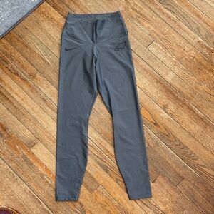 Nike Women's Philadelphia Eagles Charcoal Leggings